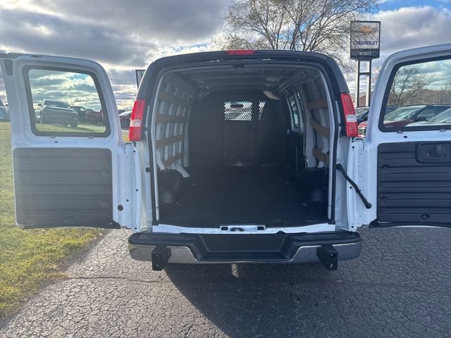 Certified 2023 GMC Savana 2500 w/ Driver Convenience Package image 18