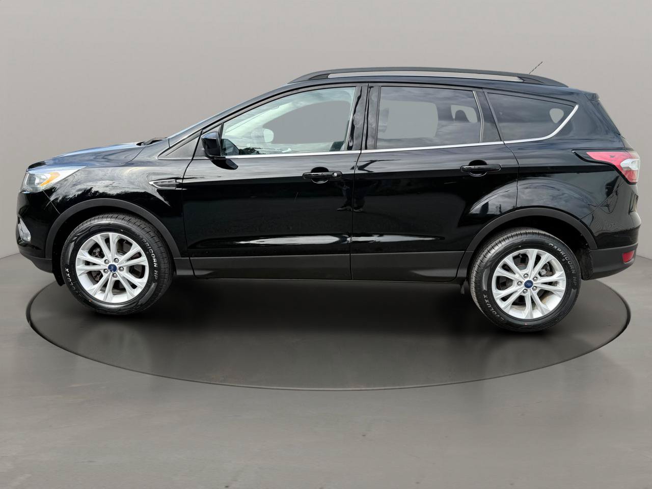 Used 2018 Ford Escape SEL AWD/4WD image 2