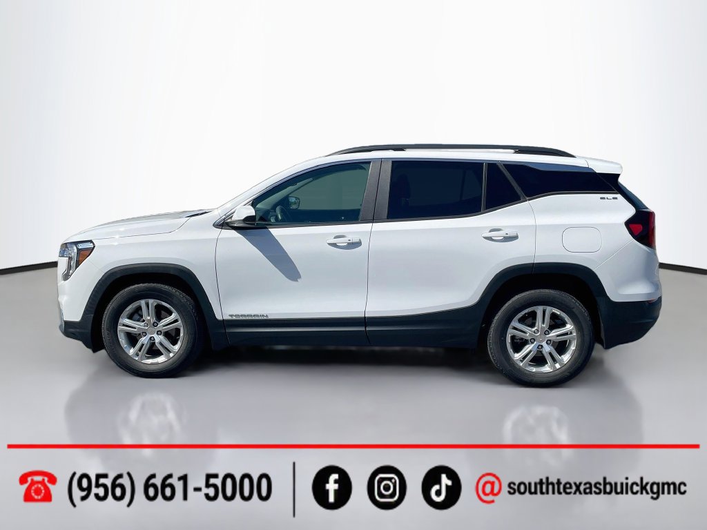 Used 2022 GMC Terrain SLE w/ Driver Convenience Package FWD image 4