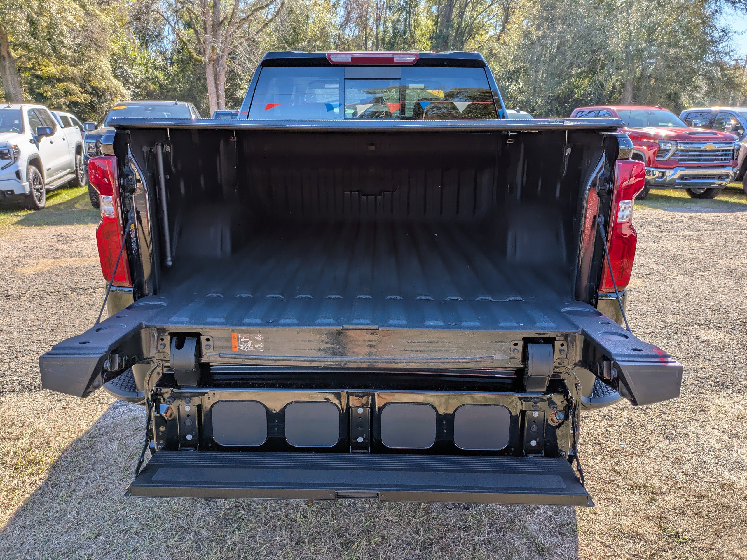 Used 2025 Chevrolet Silverado 1500 LT Trail Boss w/ Convenience Package II image 13