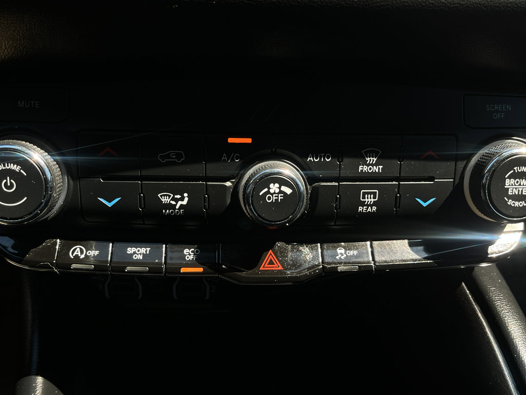 Used 2021 Dodge Durango SXT w/ 3rd Row Seating Group image 24