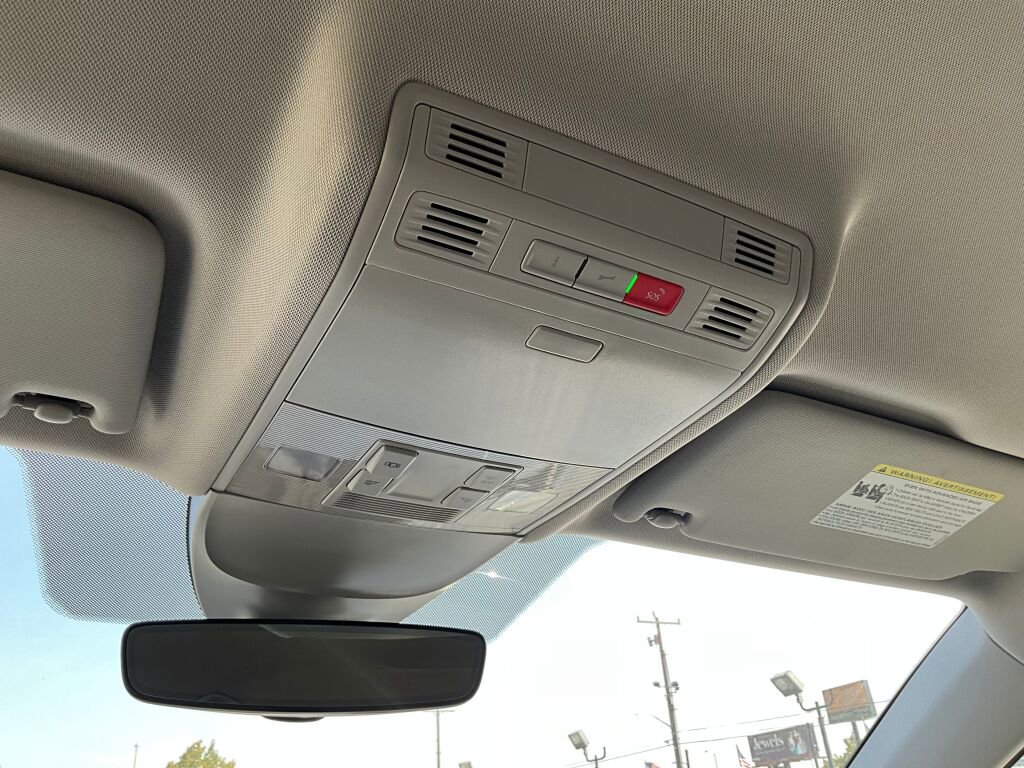 New 2025 Volkswagen Taos SE image 15