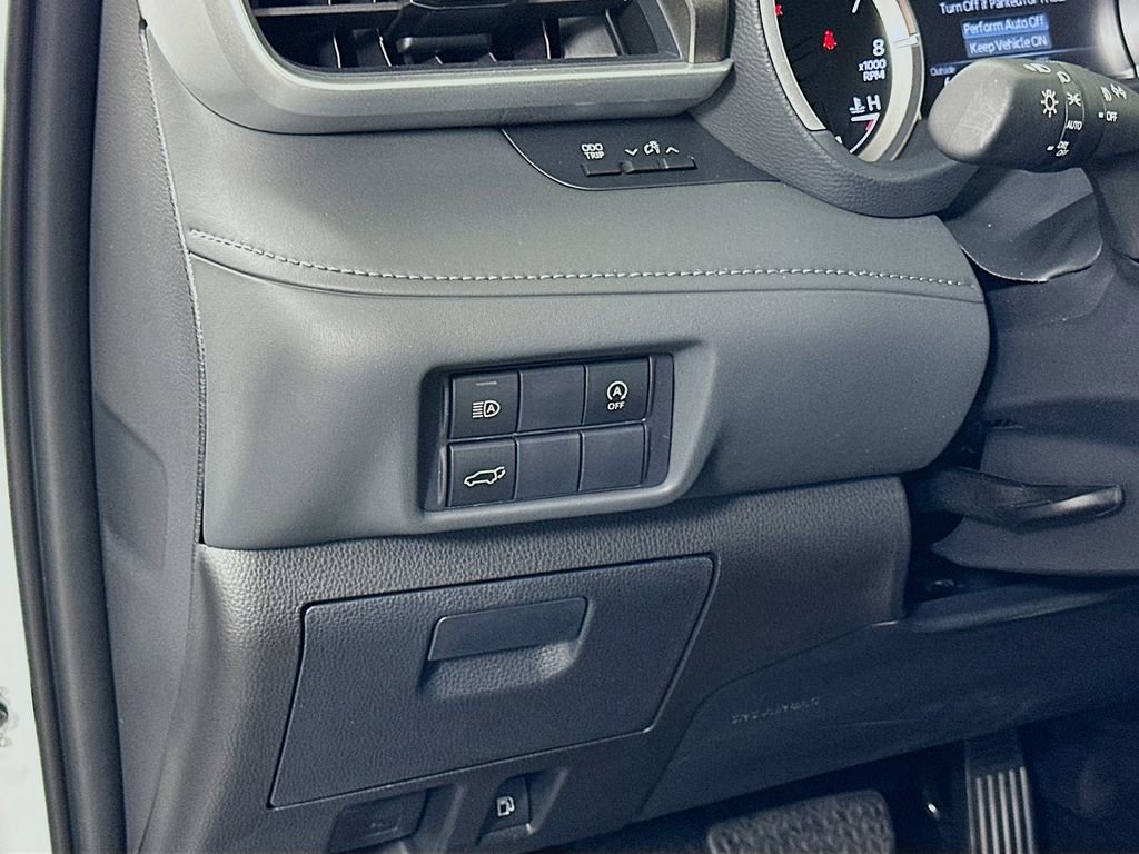 Certified 2026 Toyota Highlander XLE image 10