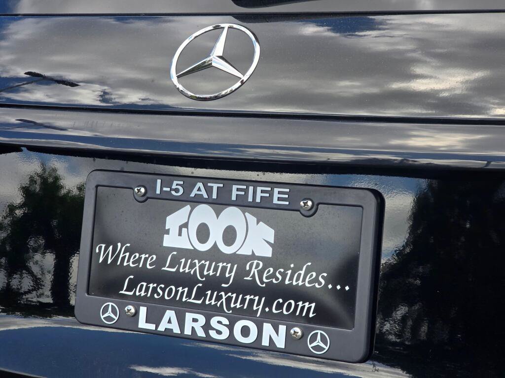 Used 2024 Mercedes-Benz GLC 300 4MATIC w/ Driver Assistance Package image 31