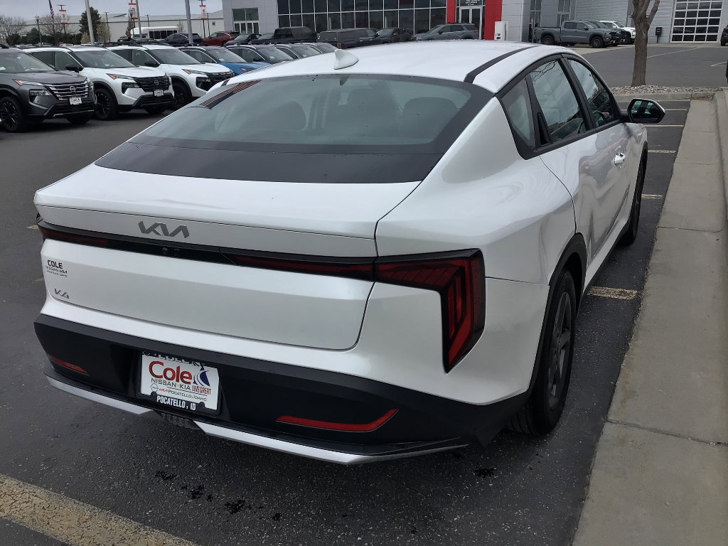 Used 2025 Kia K4 LXS image 5