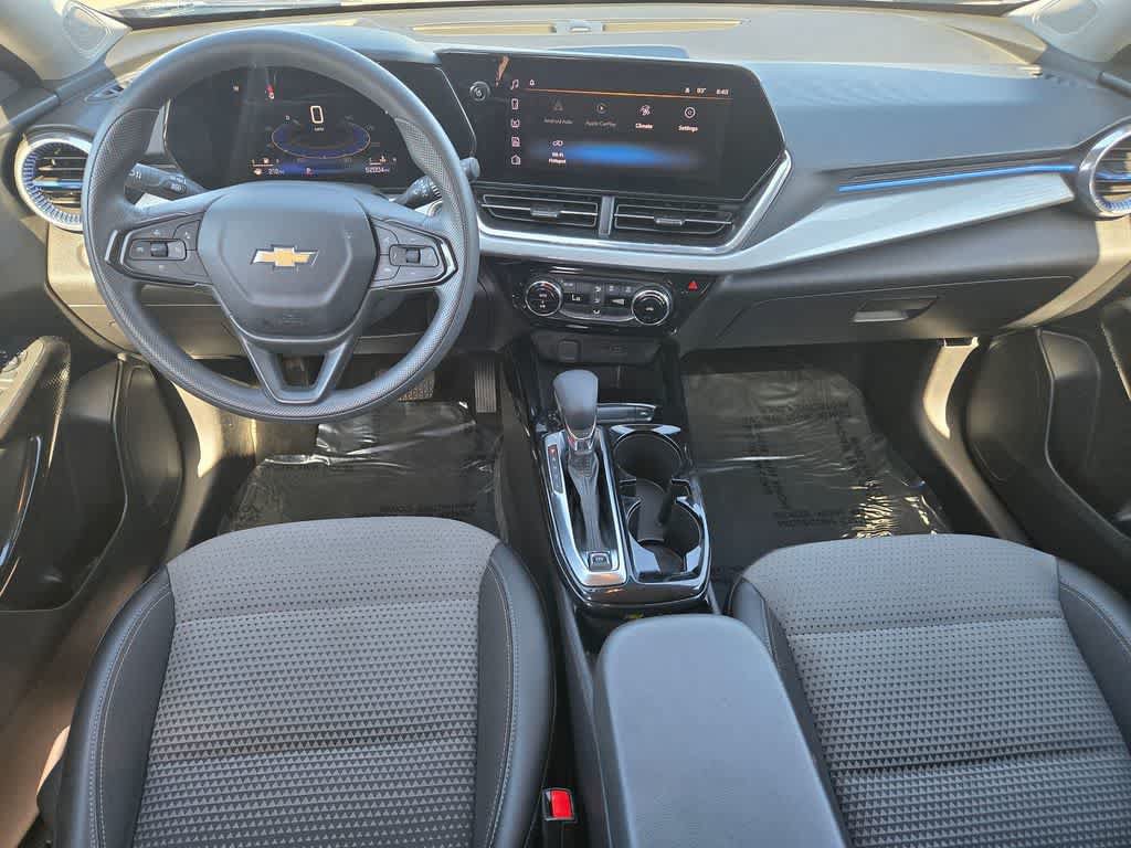 Used 2024 Chevrolet Trax LT FWD image 9