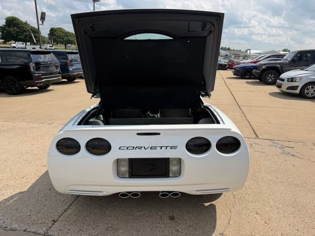 Used 2004 Chevrolet Corvette Coupe RWD image 24