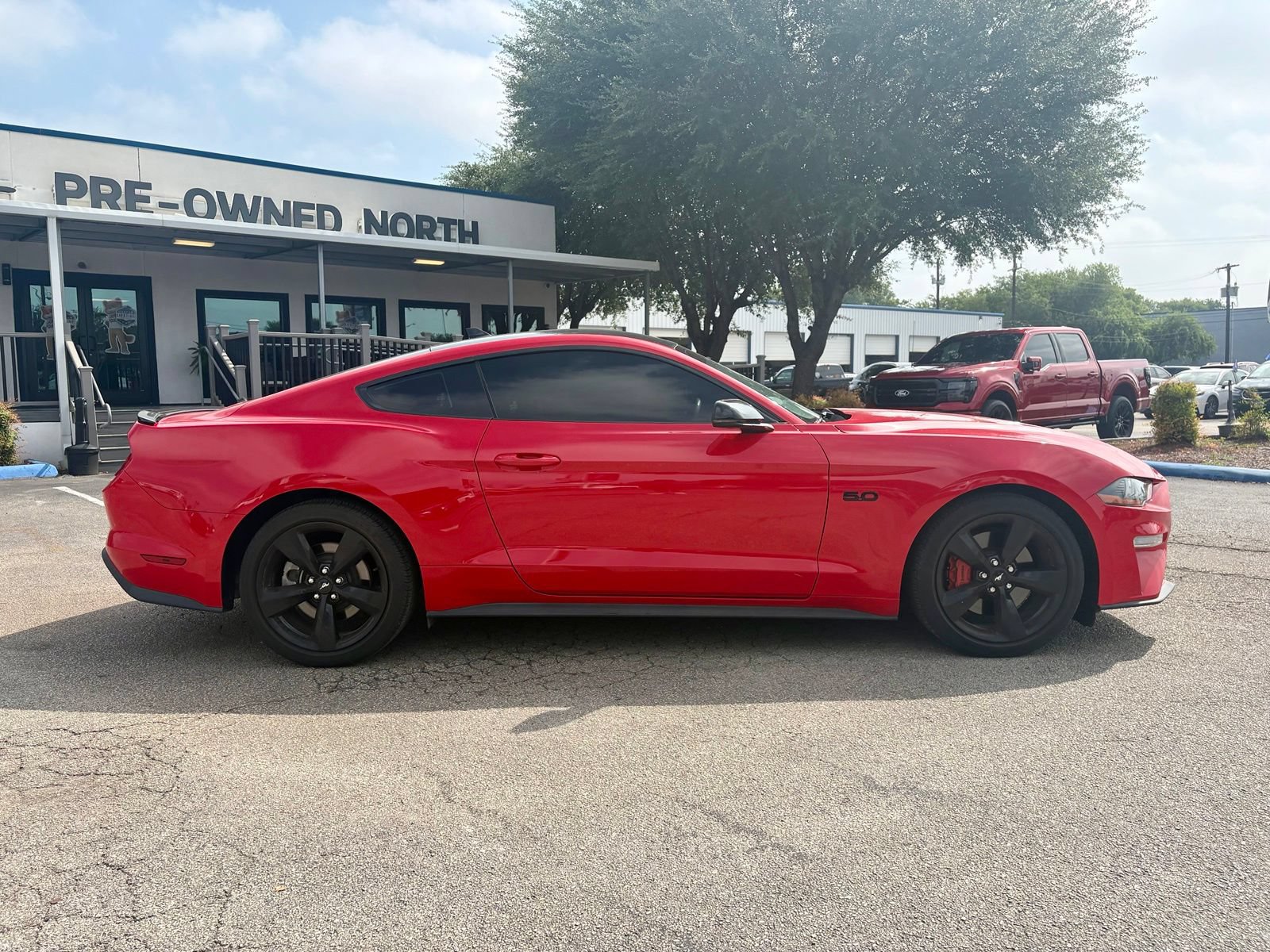 Used 2022 Ford Mustang GT Premium w/ Equipment Group 401A RWD image 2