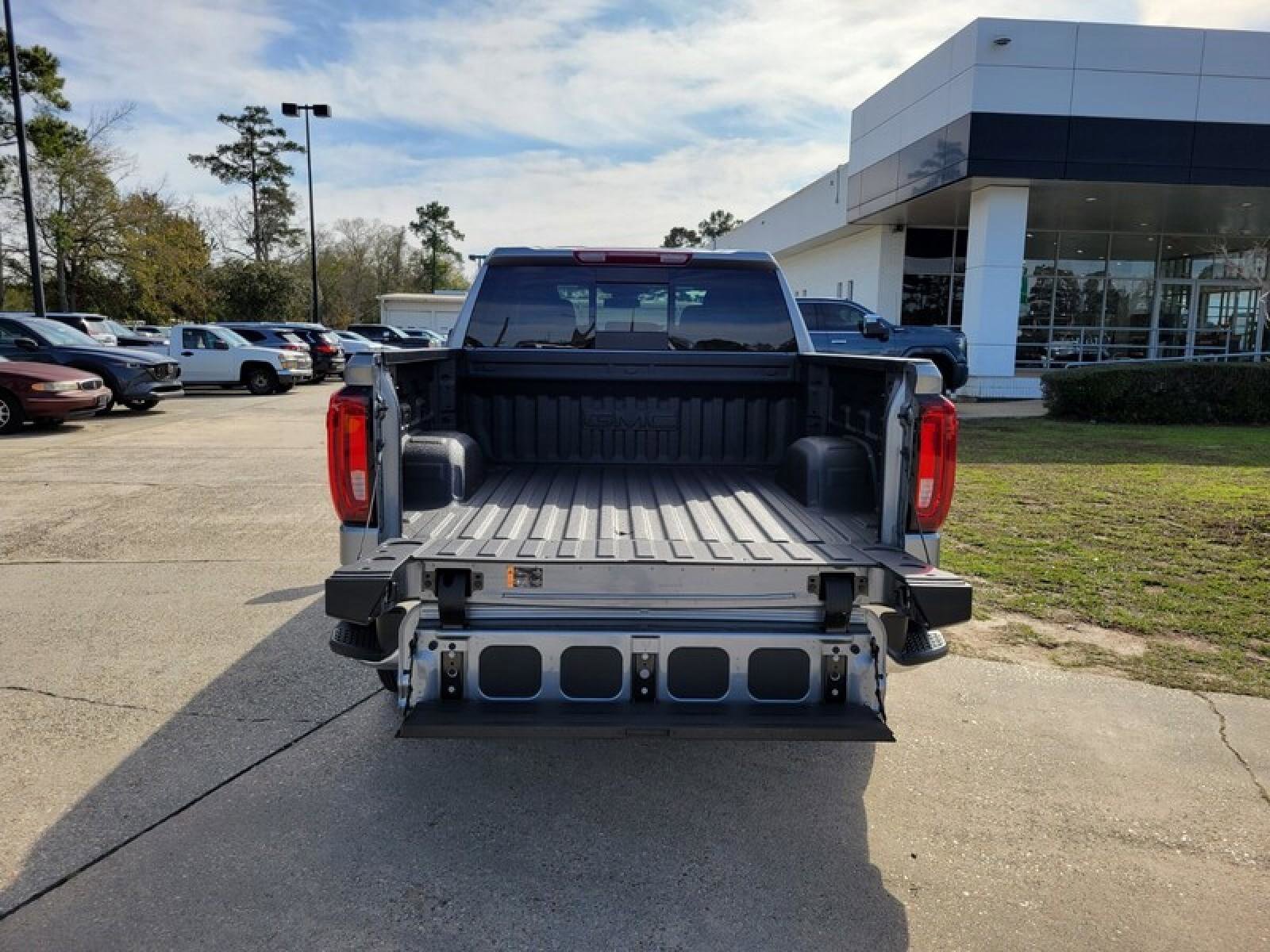 New 2026 GMC Sierra 1500 SLT w/ SLT Premium Plus Package RWD image 8