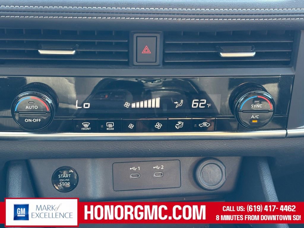 Used 2024 Nissan Rogue SV image 30