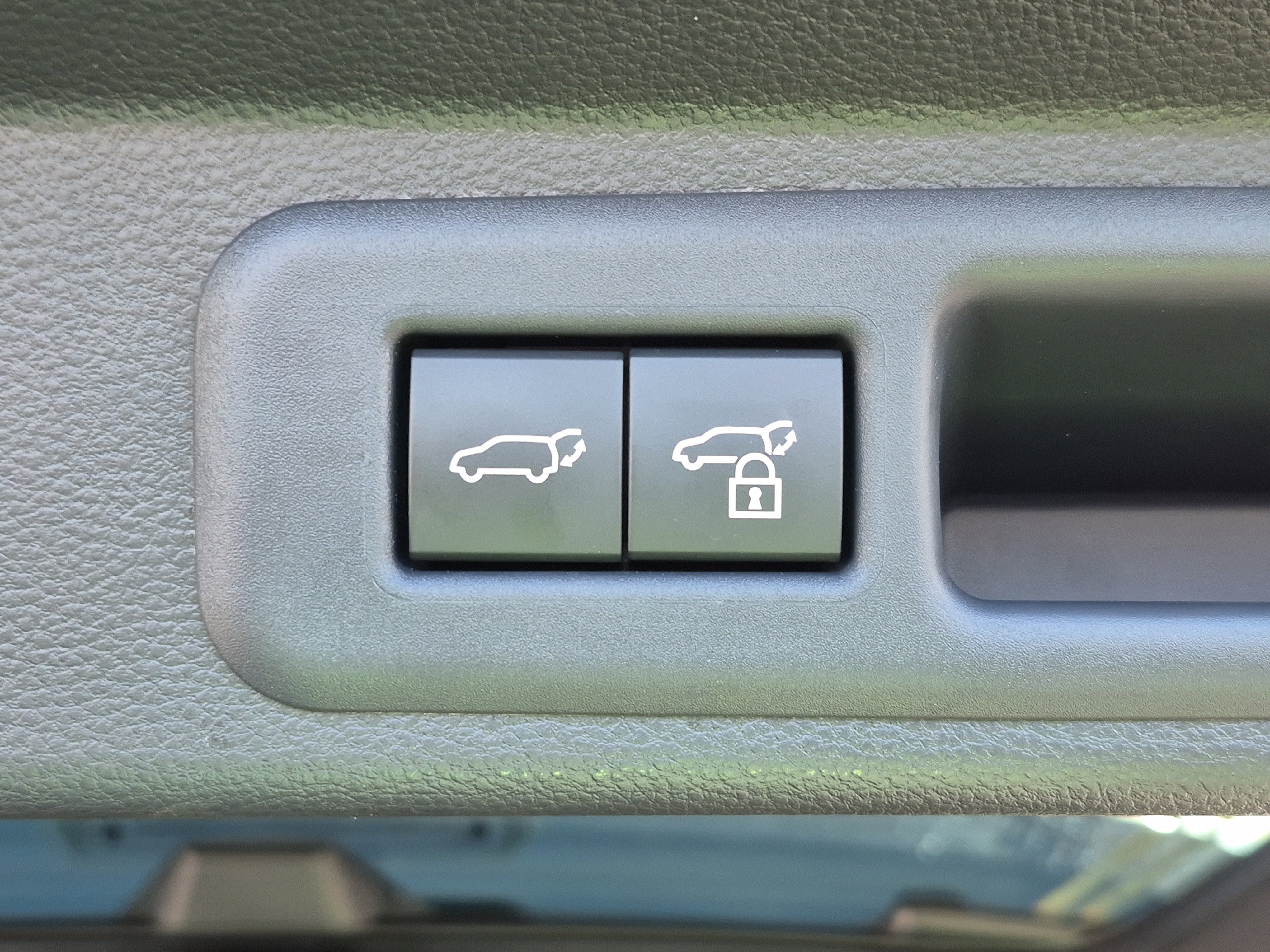 Used 2025 Toyota Sequoia Limited image 16