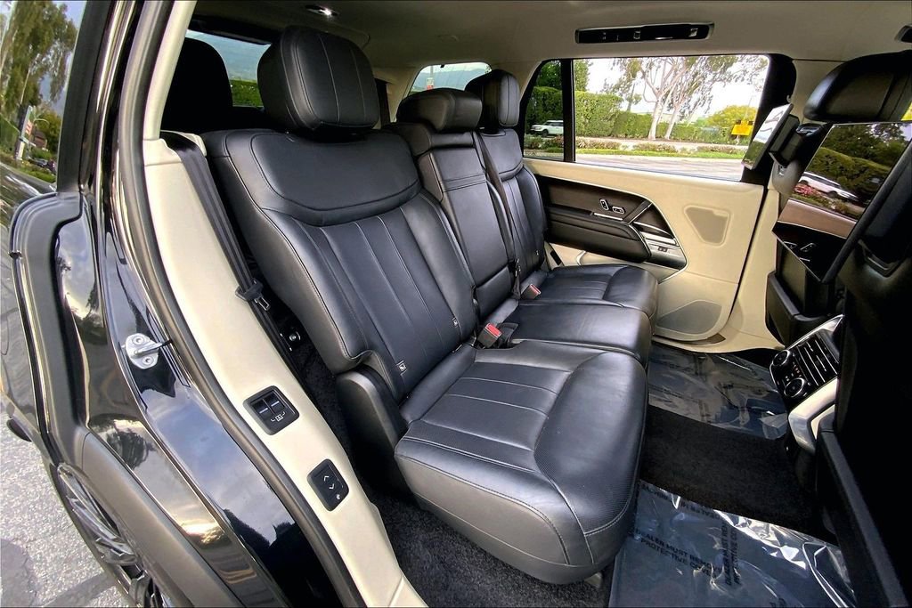 Used 2023 Land Rover Range Rover Long Wheelbase Autobiography image 19
