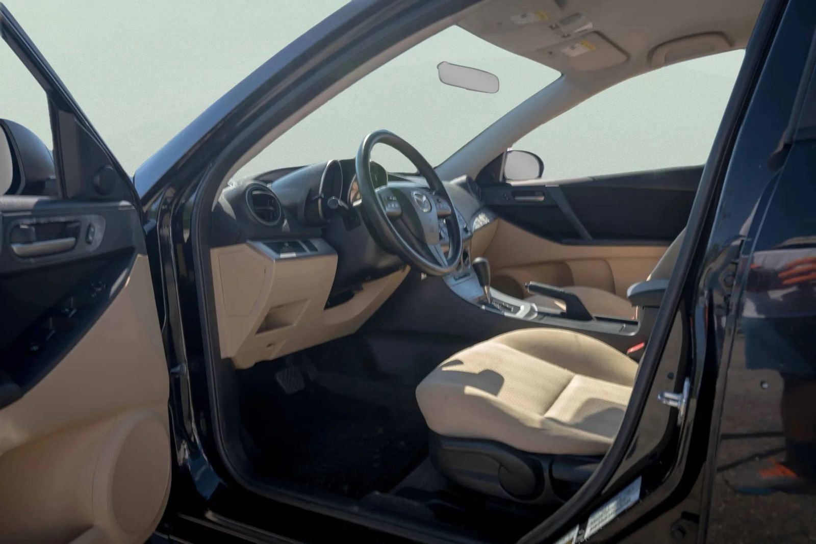 Used 2010 MAZDA MAZDA3 i Touring image 23