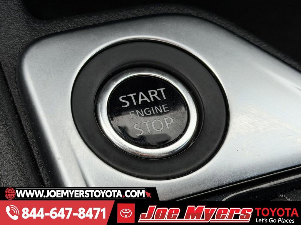 Used 2025 Nissan Sentra SV image 22
