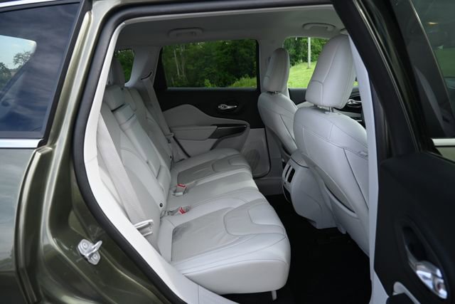 Used 2019 Jeep Cherokee Limited AWD/4WD image 21