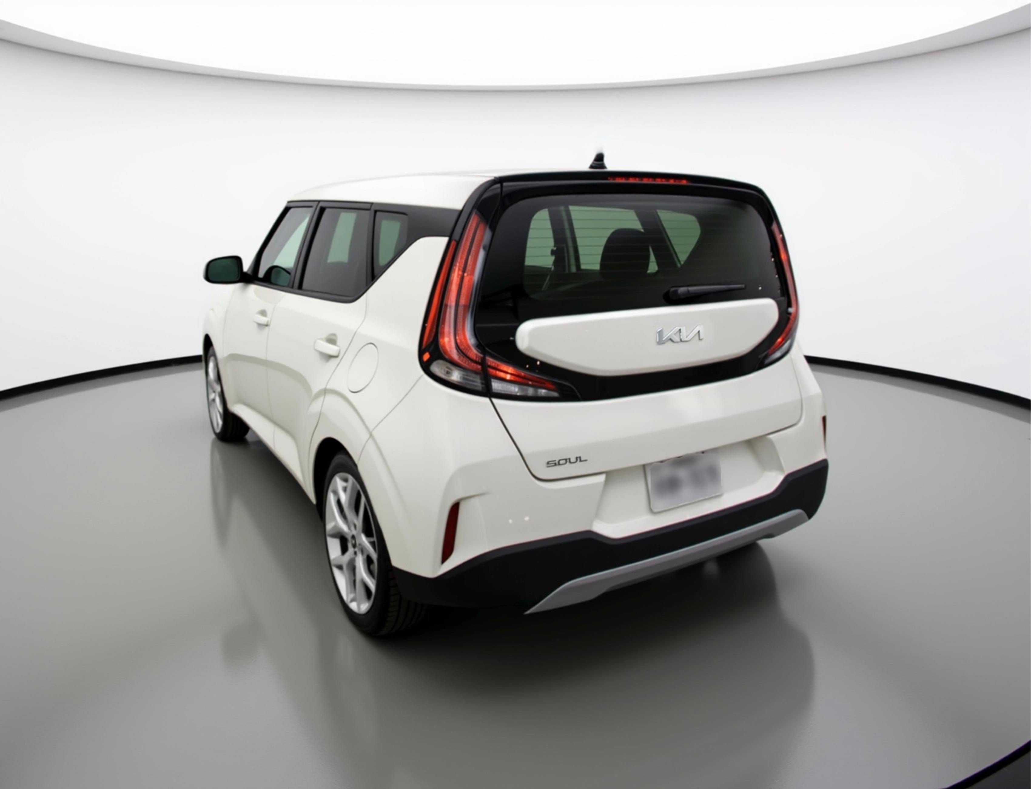 Used 2025 Kia Soul LX w/ LX Technology Package image 6