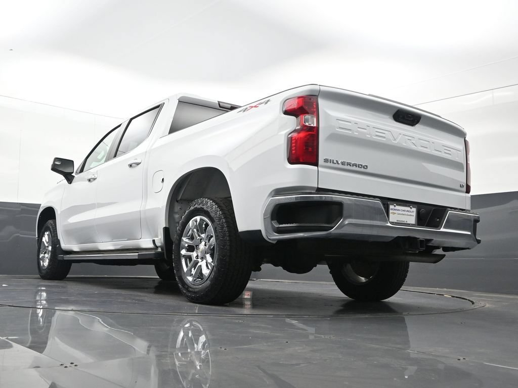 Used 2022 Chevrolet Silverado 1500 LT AWD/4WD image 33