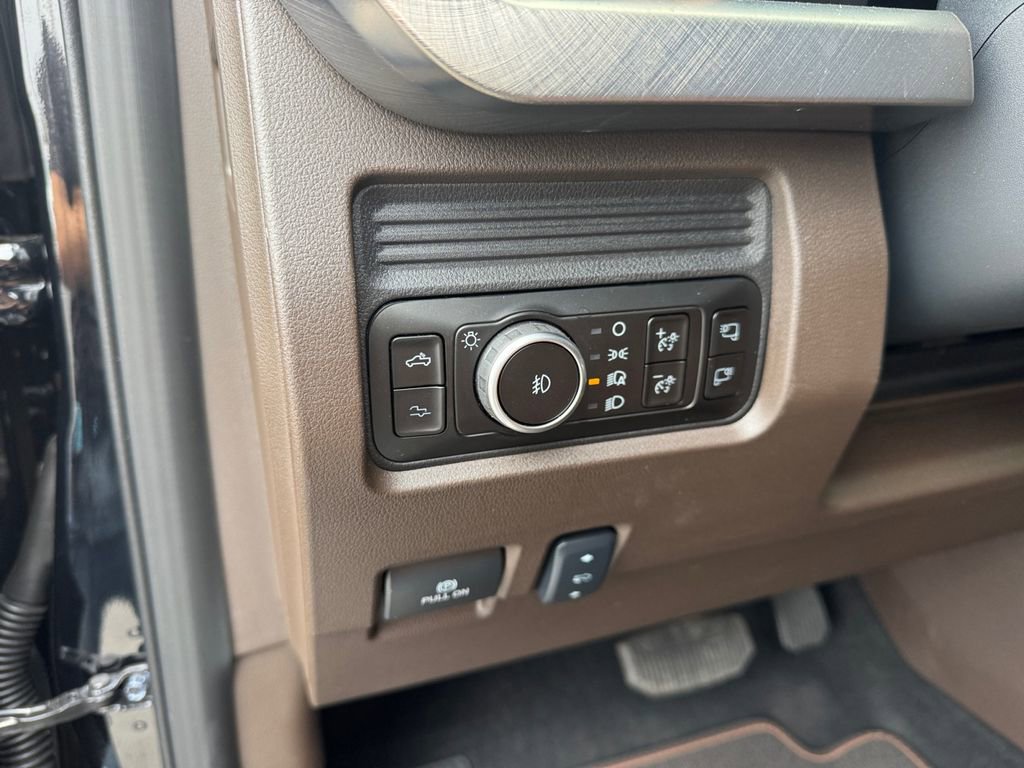 Certified 2025 Ford F250 King Ranch w/ Chrome Package image 32