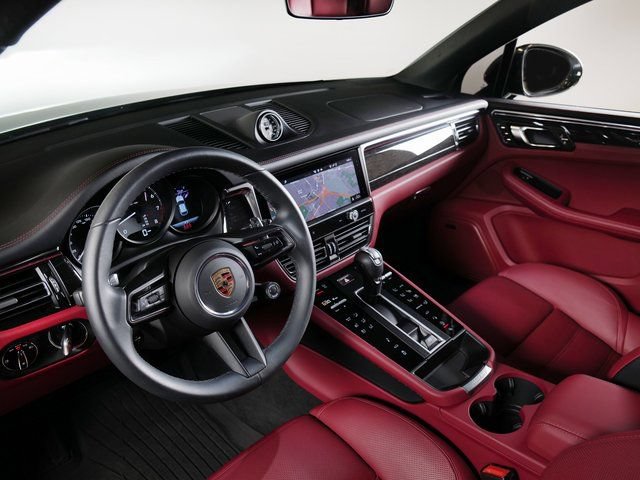 Certified 2025 Porsche Macan S AWD/4WD image 20