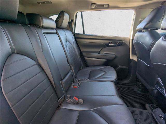 Used 2020 Toyota Highlander XLE image 22