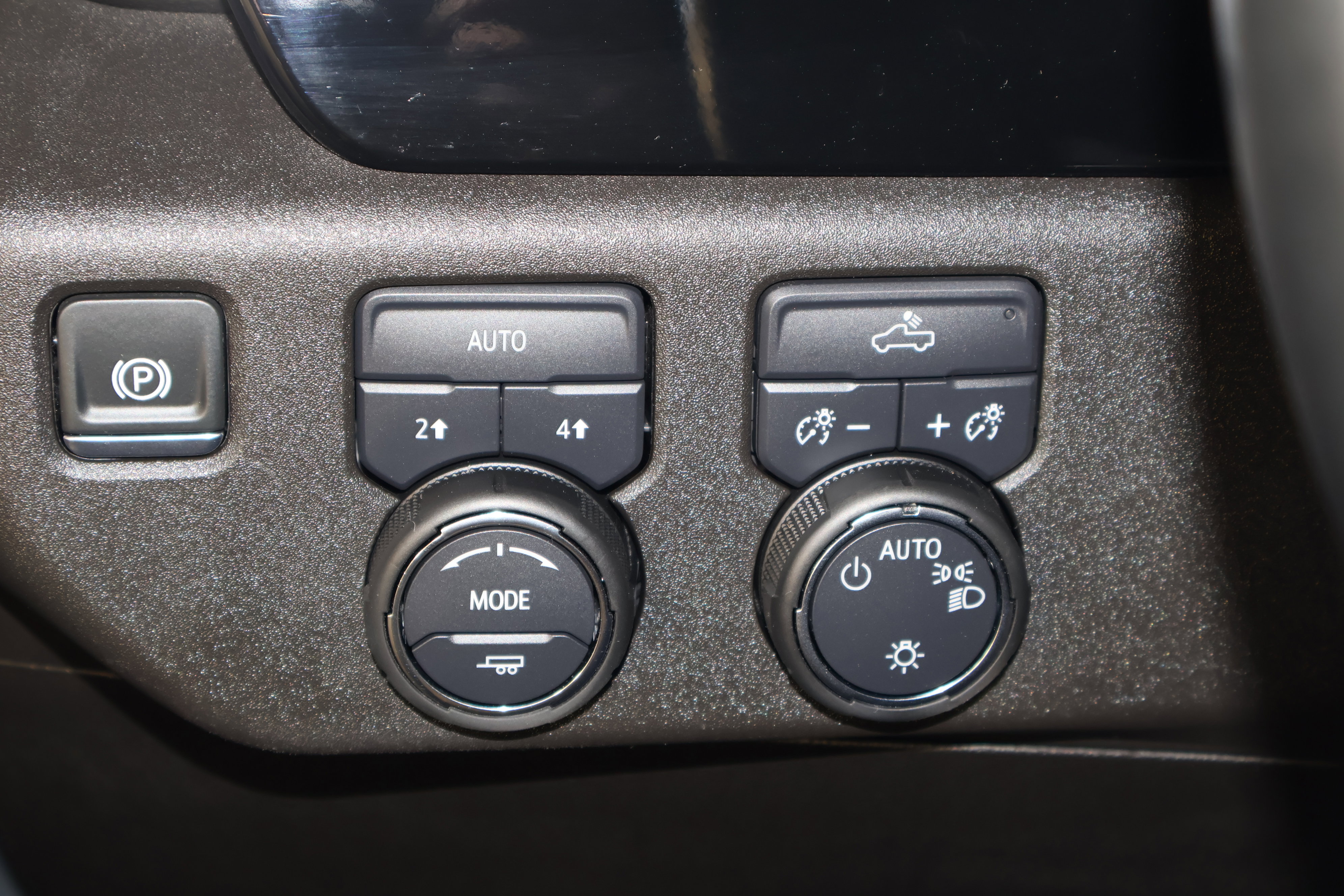 Used 2025 Chevrolet Silverado 1500 LT image 39