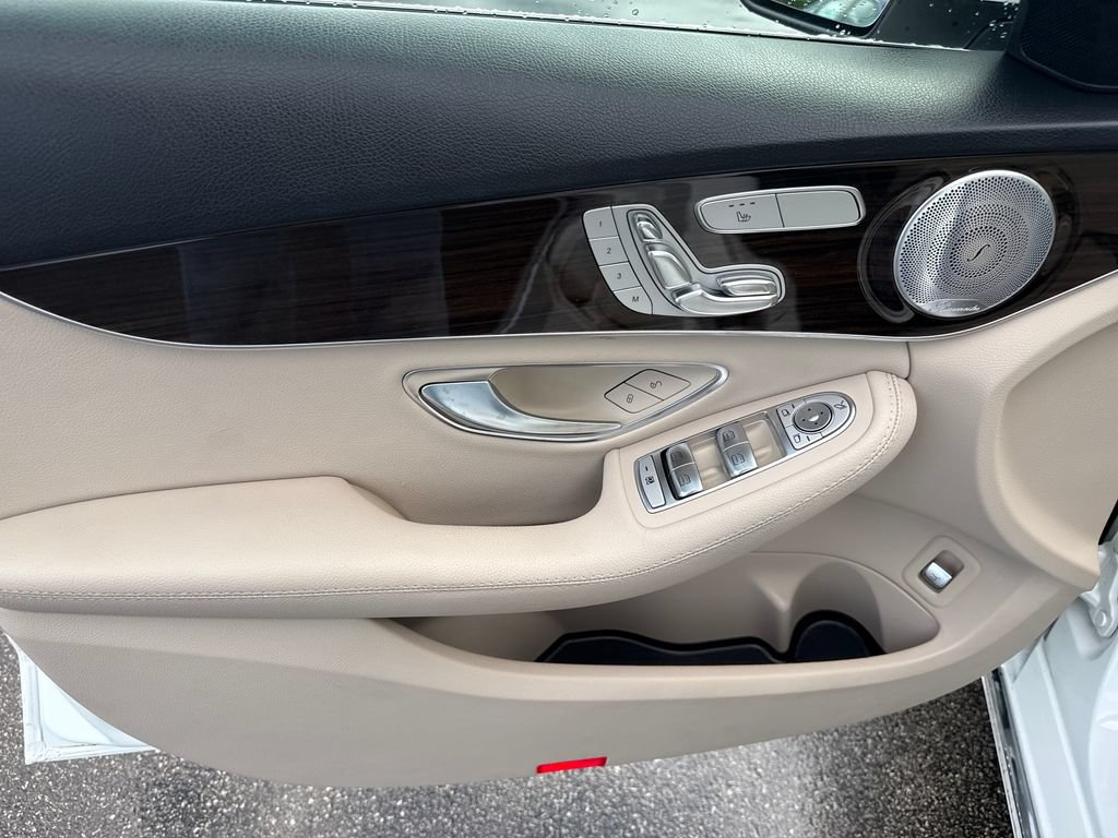 Used 2016 Mercedes-Benz C 300 4MATIC Sedan image 9