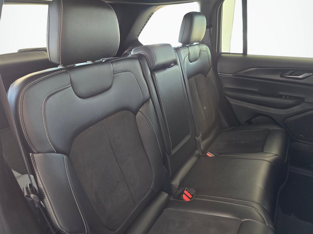 Used 2023 Jeep Grand Cherokee Altitude AWD/4WD image 35