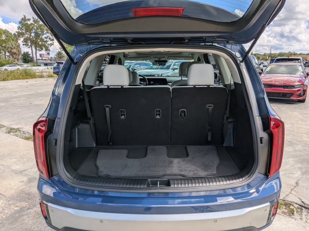 Certified 2024 Kia Telluride S w/ S Sunroof Package FWD image 12