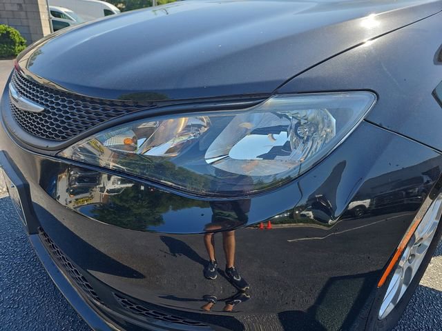 Used 2024 Chrysler Voyager LX FWD image 34