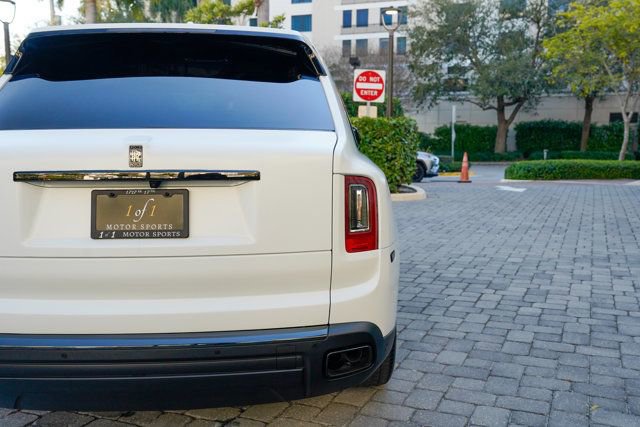 Used 2023 Rolls-Royce Cullinan Black Badge w/ Driver's Package image 24