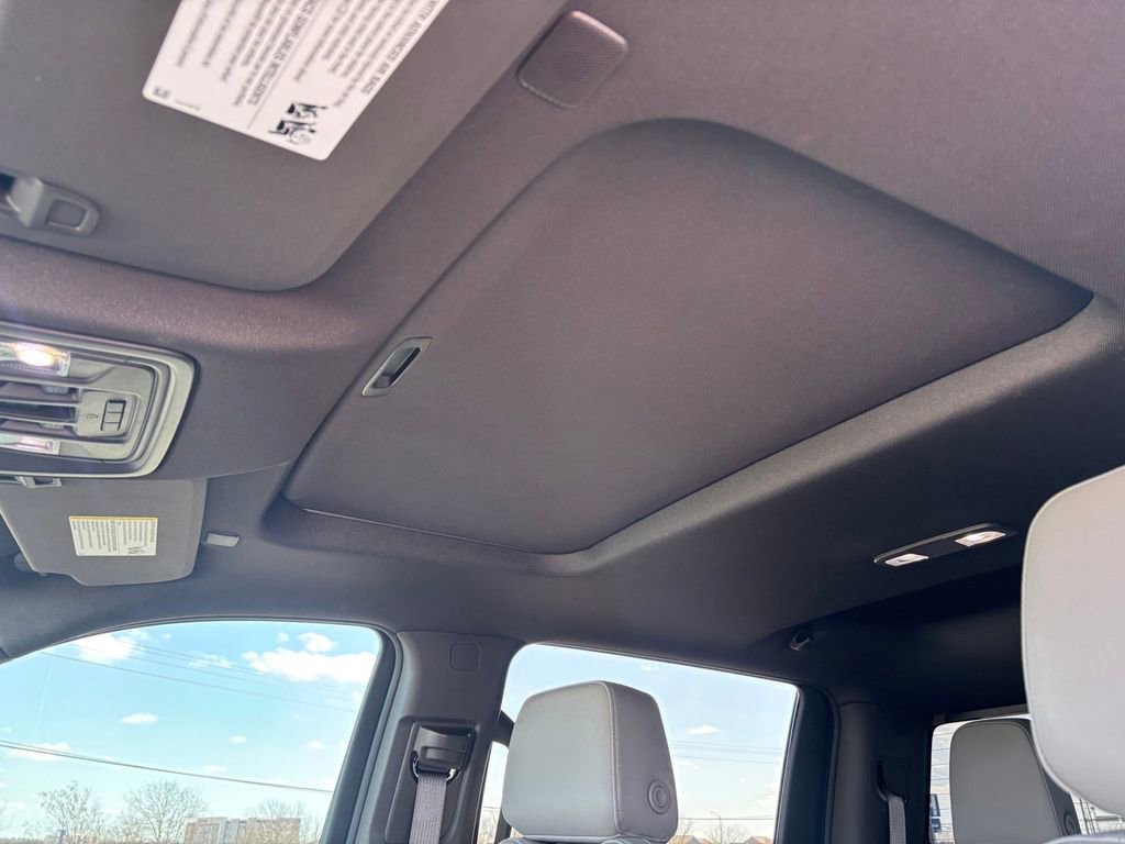 Used 2025 GMC Sierra 2500 SLT AWD/4WD image 14