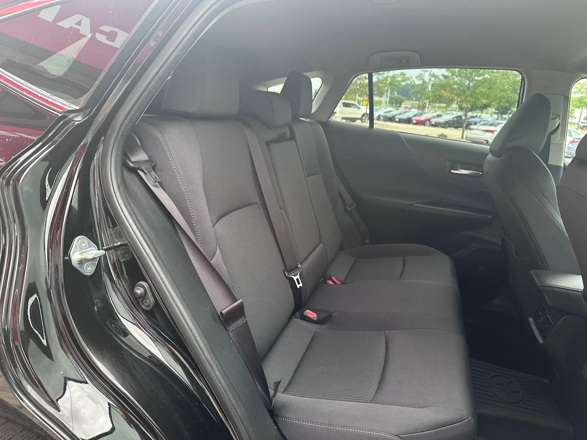 Used 2024 Toyota Venza LE AWD/4WD image 13