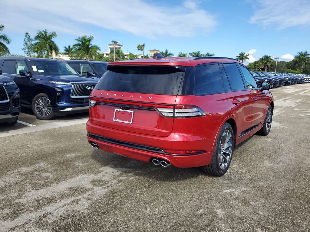 New 2025 Lincoln Aviator 2WD w/ Jet Appearance Package image 4