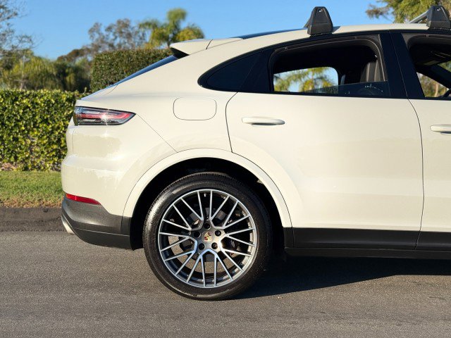Used 2023 Porsche Cayenne Coupe image 9