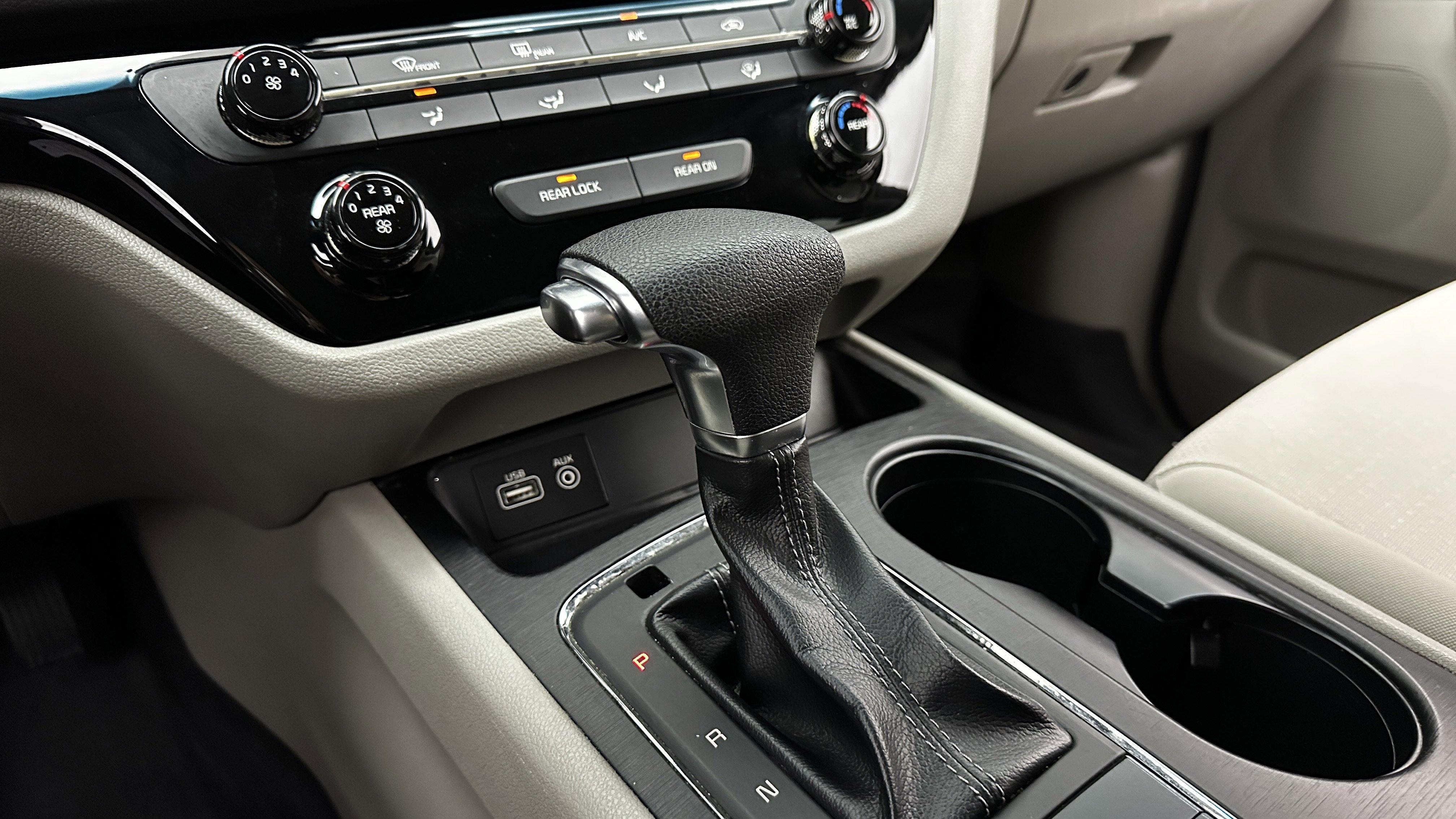 Used 2018 Kia Sedona LX image 14