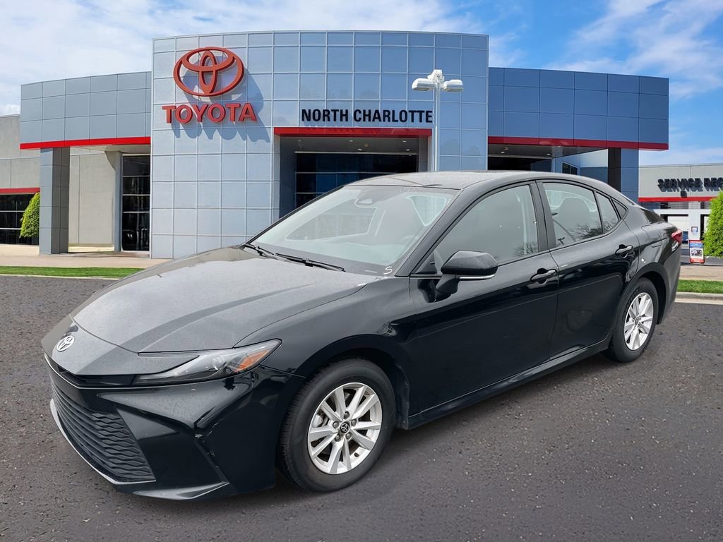 Used 2025 Toyota Camry LE image 6