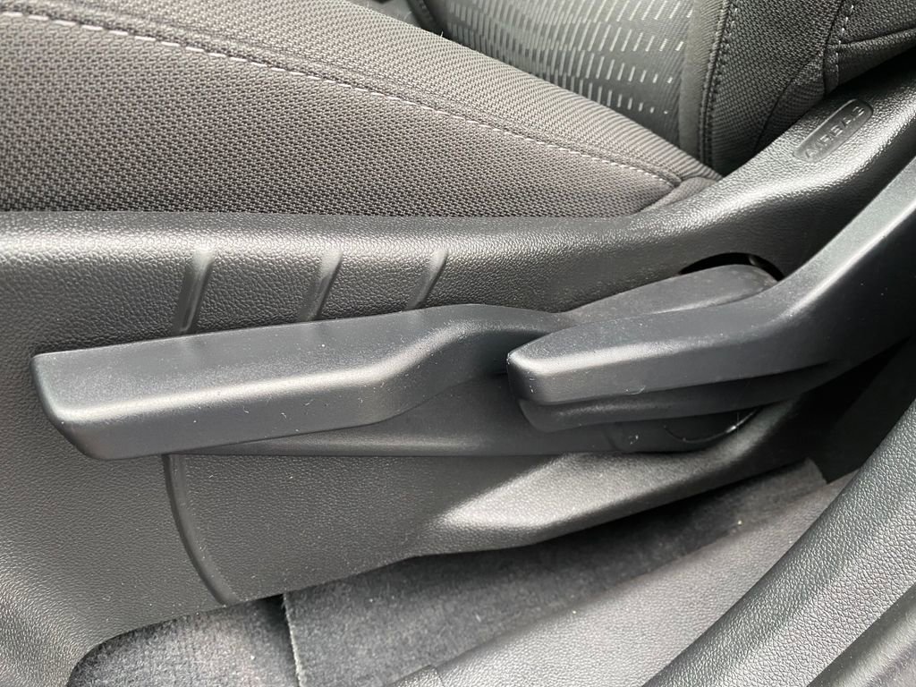 Used 2026 Chevrolet Equinox LT AWD/4WD image 11