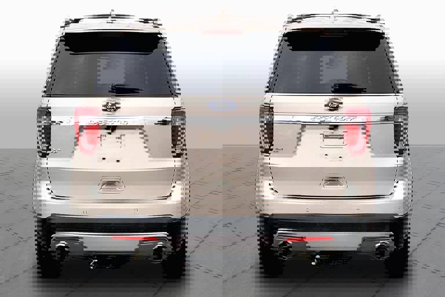 Used 2017 Ford Explorer XLT w/ Equipment Group 202A FWD image 5