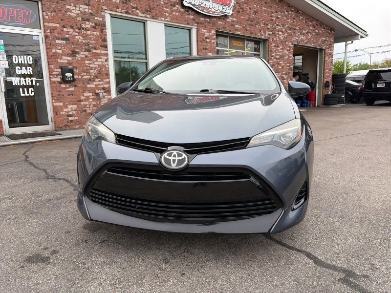 Used 2018 Toyota Corolla LE FWD image 2