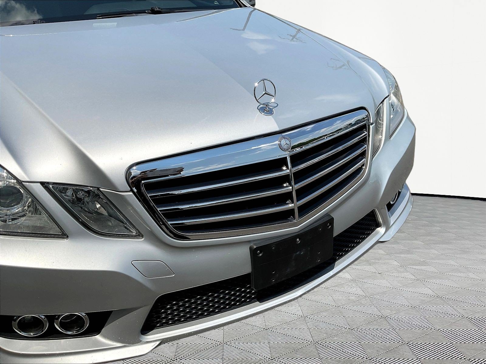 Used 2010 Mercedes-Benz E 350 4MATIC Sedan image 33