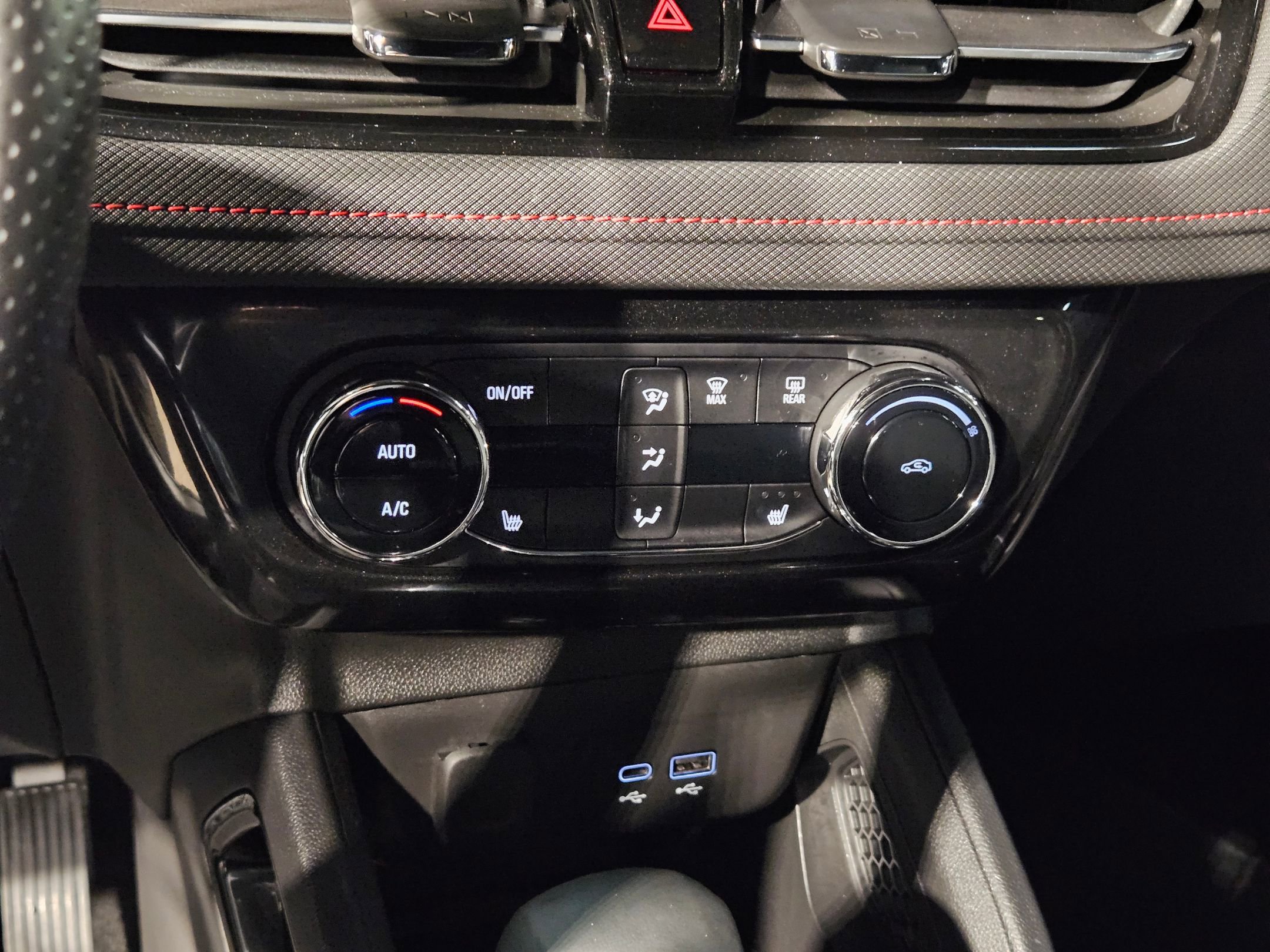 Used 2025 Chevrolet TrailBlazer RS w/ Convenience Package image 31