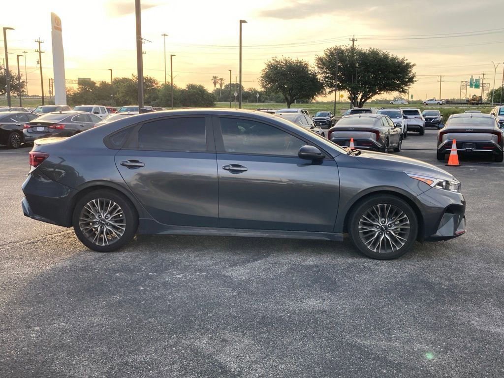 Used 2022 Kia Forte GT-Line w/ GT-Line Premium Package FWD image 4