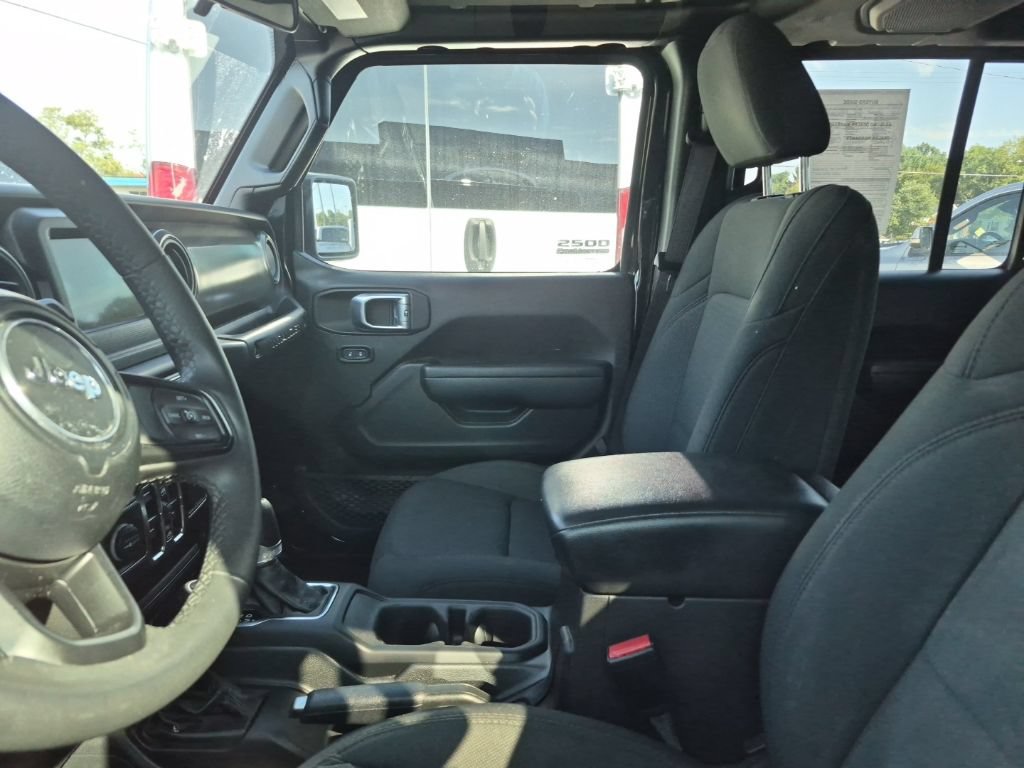 Used 2023 Jeep Wrangler Unlimited Sport AWD/4WD image 5