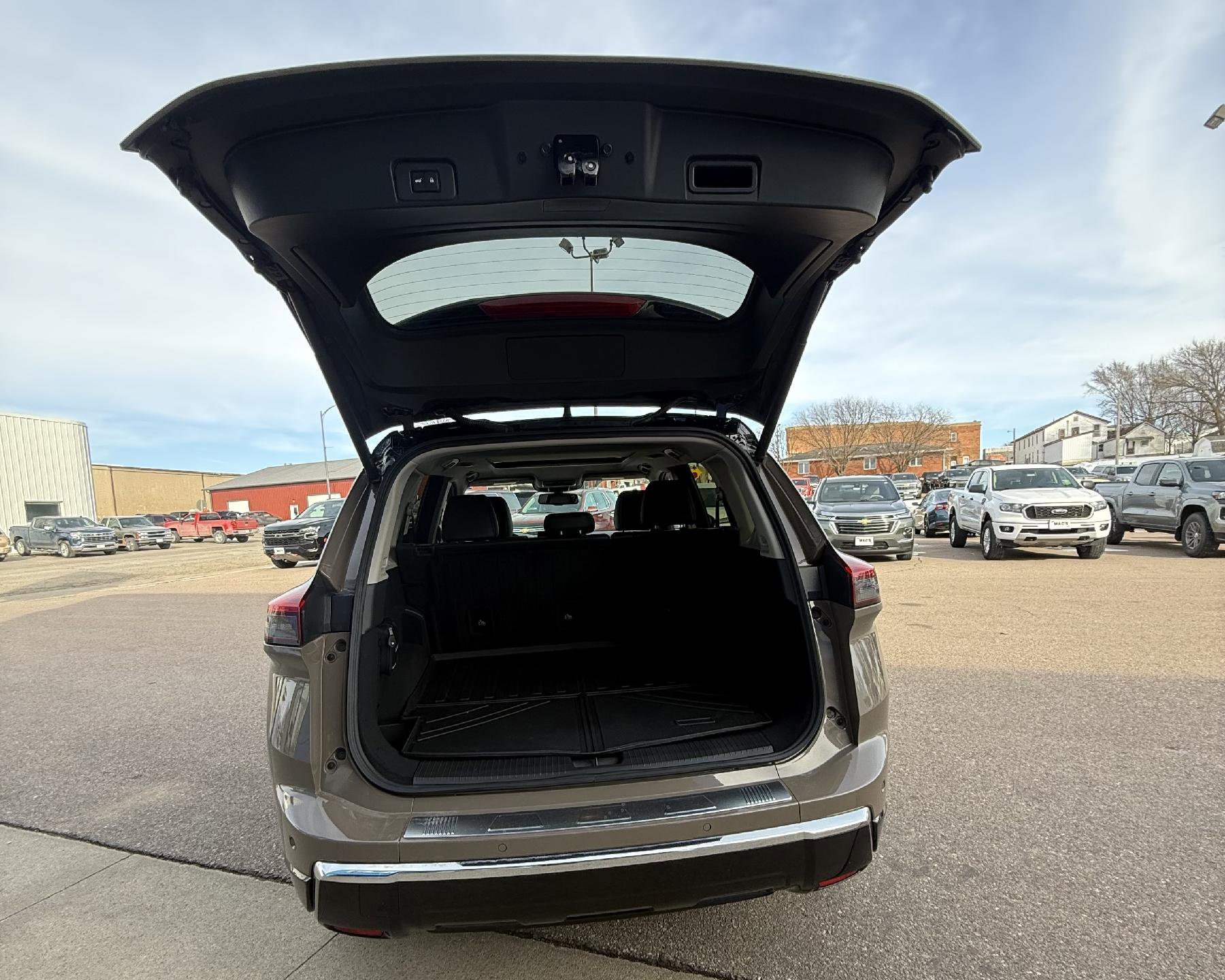 Used 2024 Nissan Rogue Platinum image 18