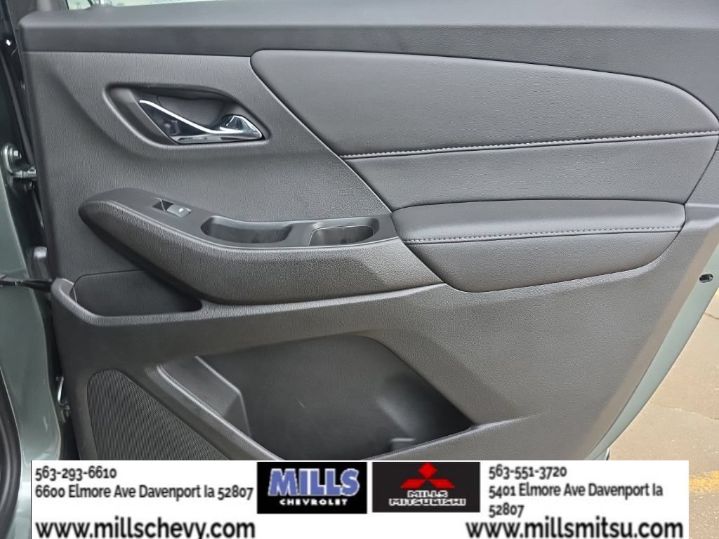 Used 2022 Chevrolet Traverse LT FWD image 22