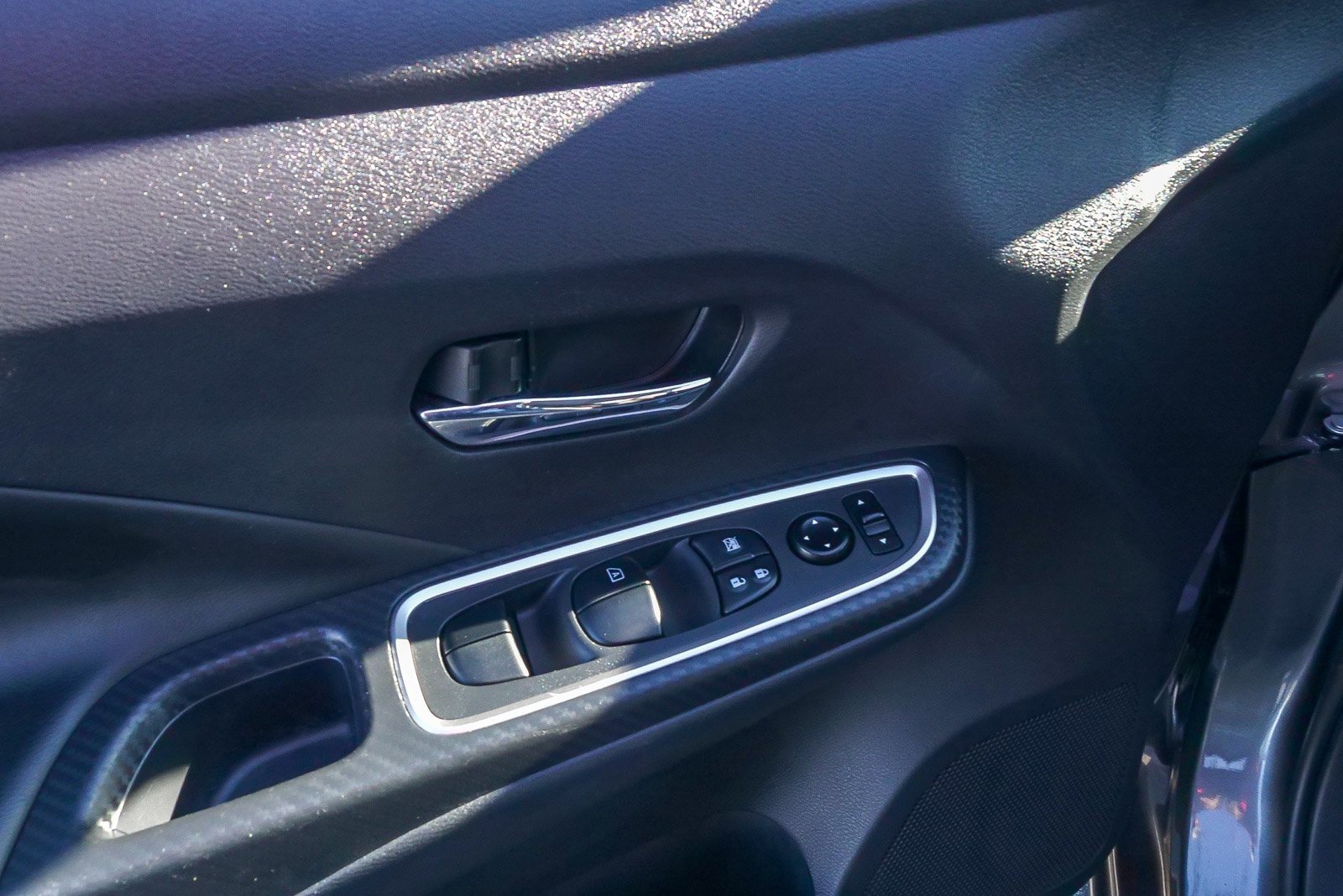 Used 2024 Nissan Versa SR w/ Trunk Package image 19