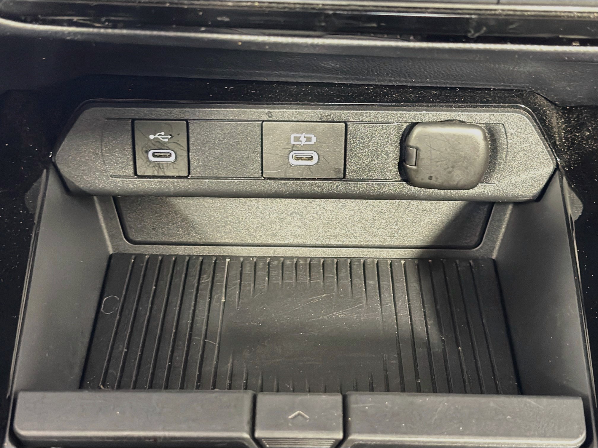 Used 2025 Toyota Prius LE FWD image 26