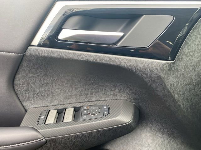 New 2025 Mitsubishi Outlander SE image 19