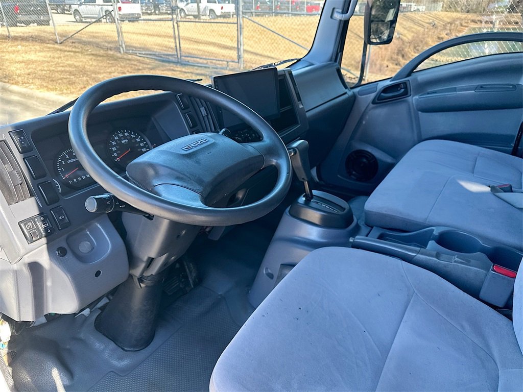 Used 2018 Isuzu NPR image 29