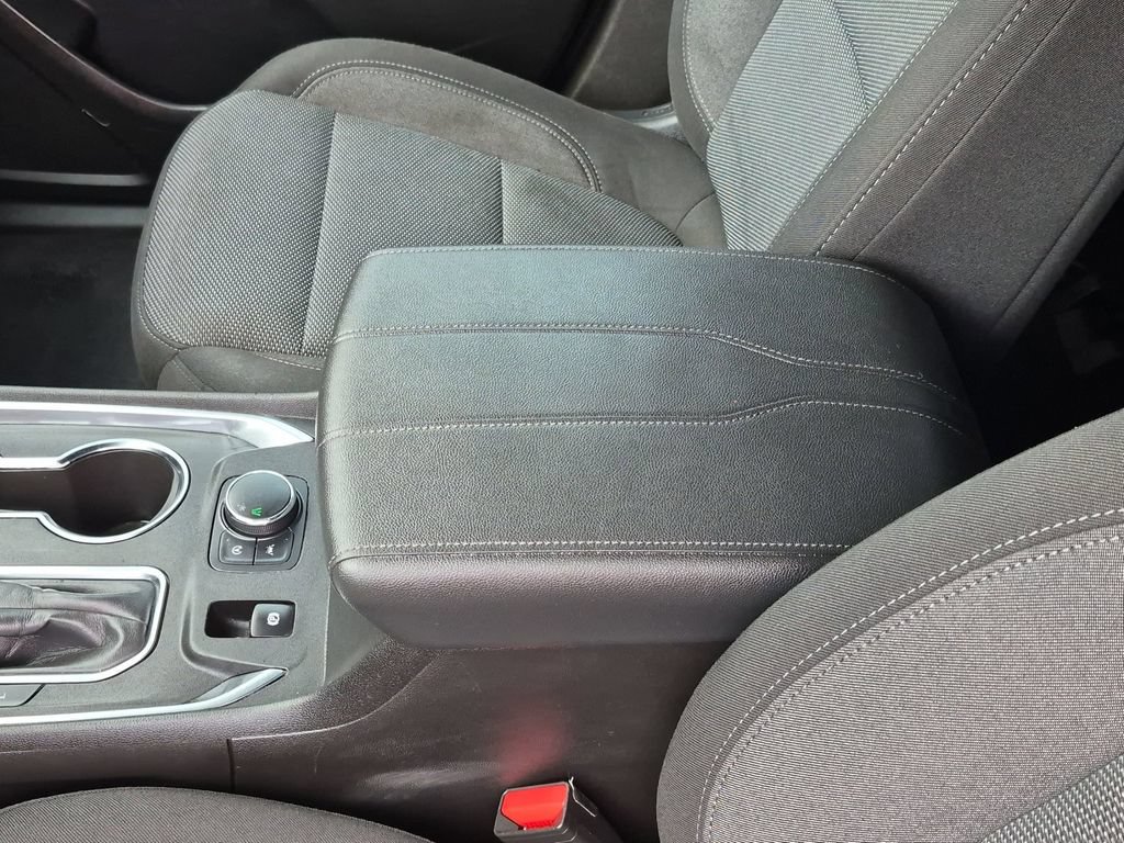 Used 2023 Chevrolet Traverse LT FWD image 20